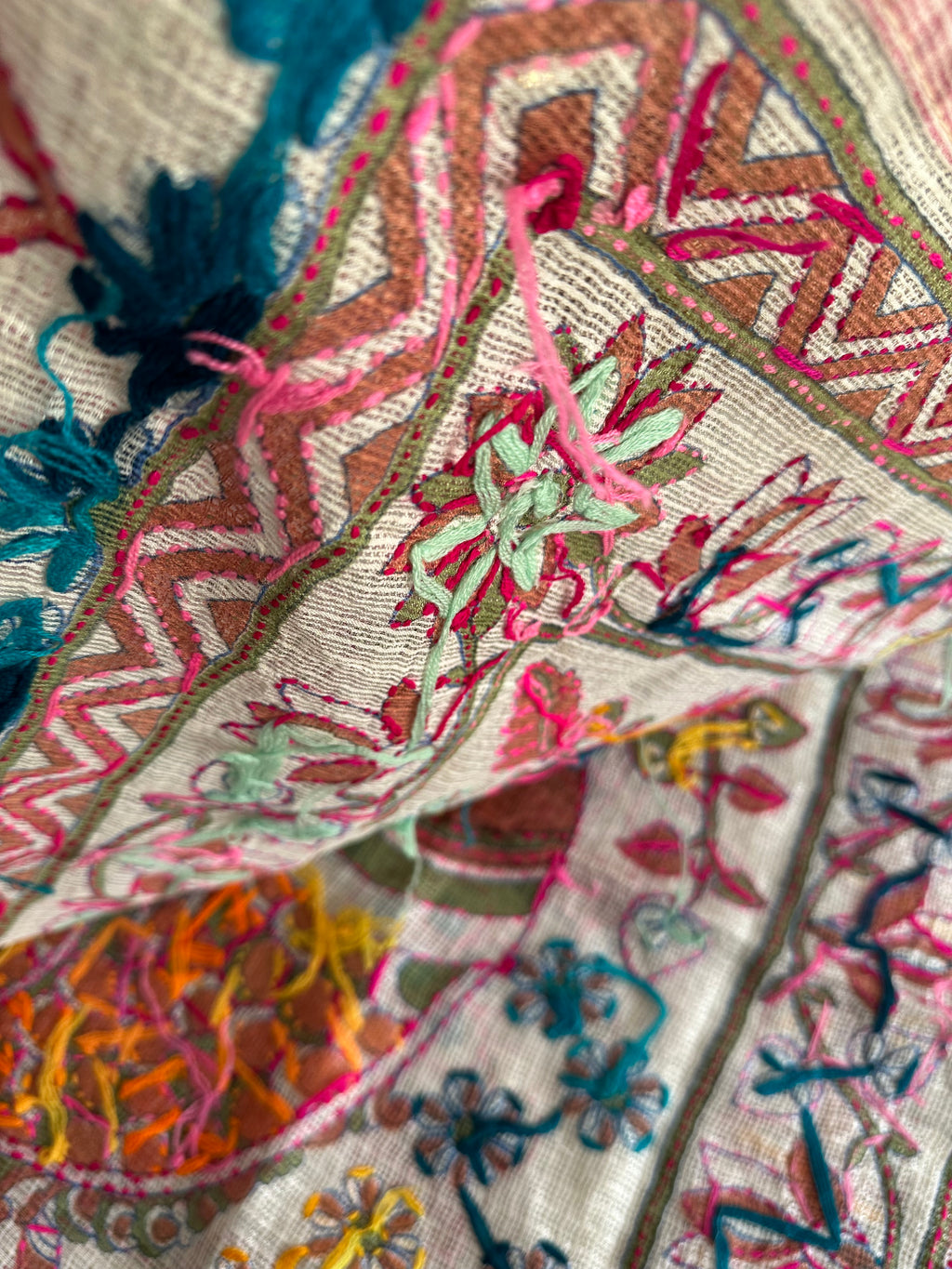 Fuchsia Bird Motif Suit Set