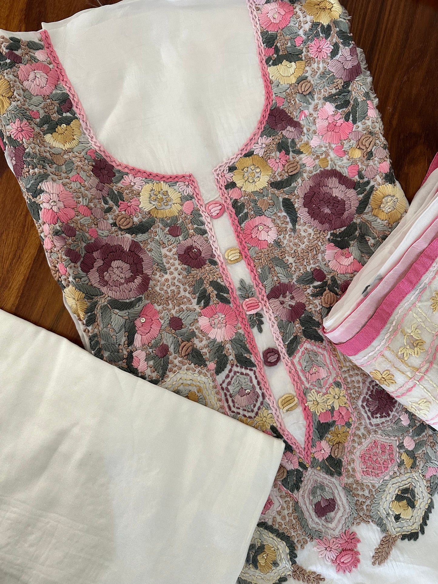 Handcrafted Suit dupatta