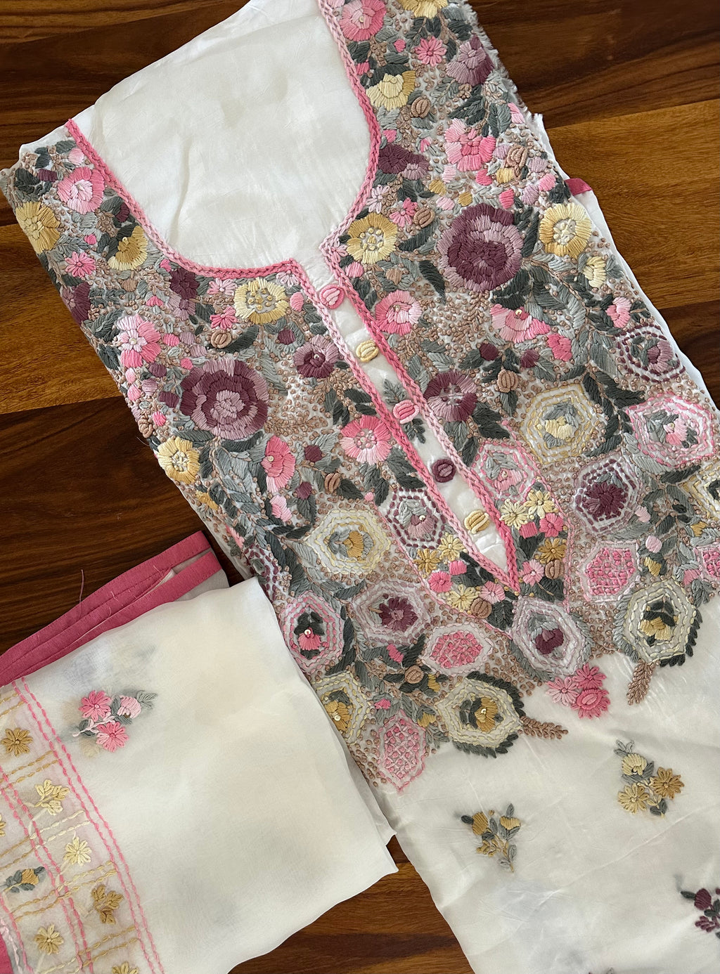 Handcrafted Suit dupatta